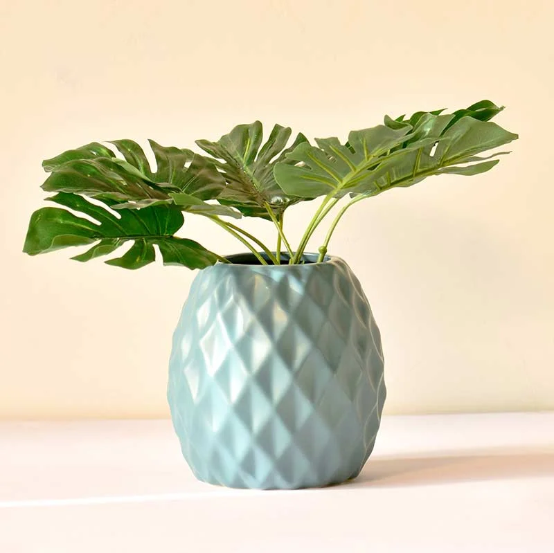 pastel jute storage basket-Deliah Cross Vase