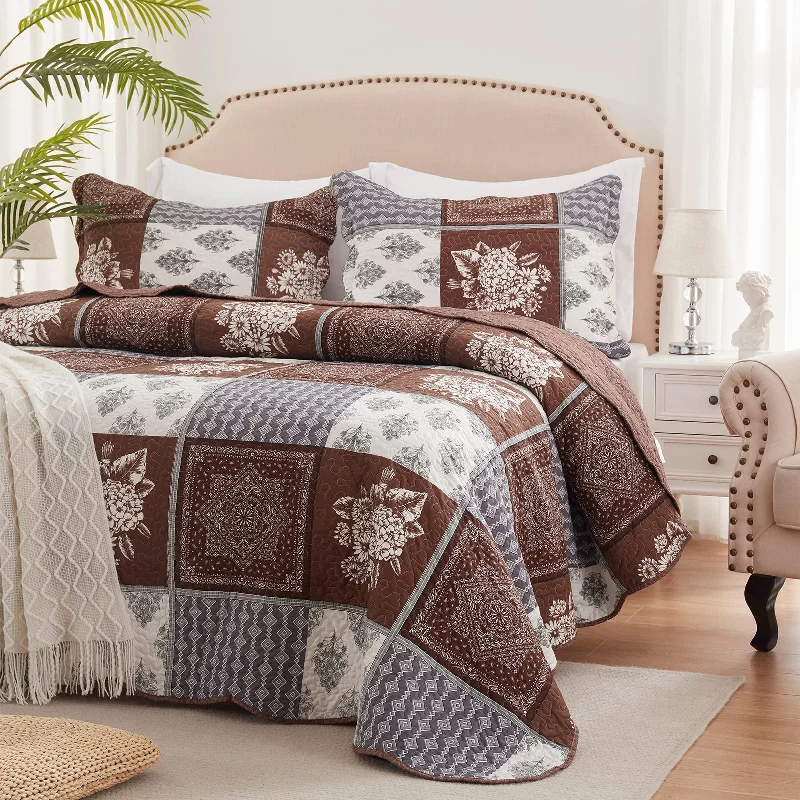 silky linen comforter-Brown Floral Patchwork 3 Pieces Quilt Set With 2 Pillowcases