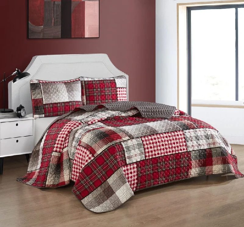 elegant satin bedspread-Everly 3-Piece Quilt Set, Red, Geometric