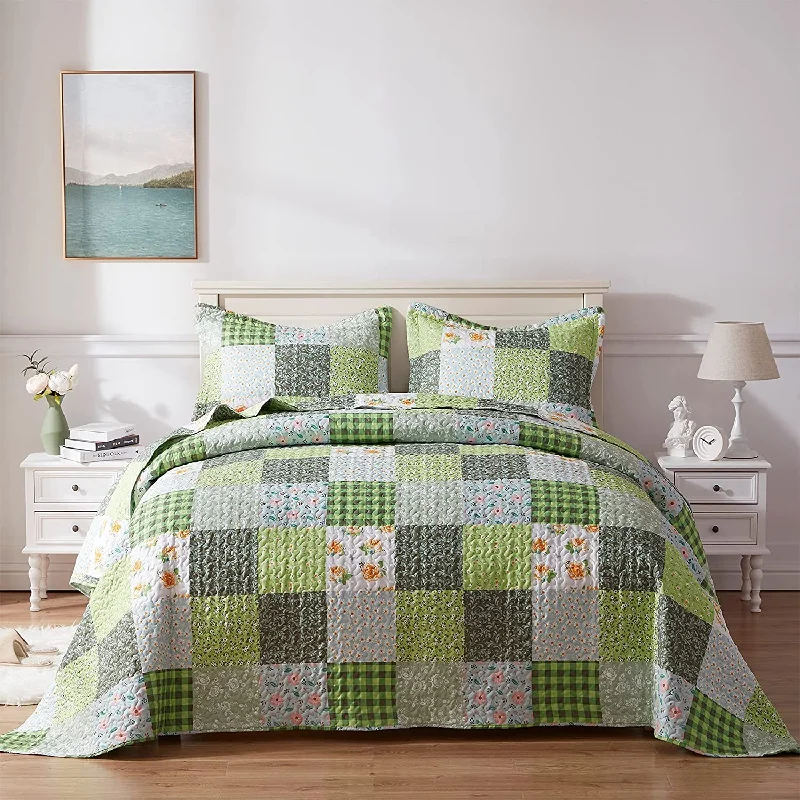 cozy bamboo blanket-Green Floral Patchwork 3 Pieces Boho Quilt Set with 2 Pillow Shams