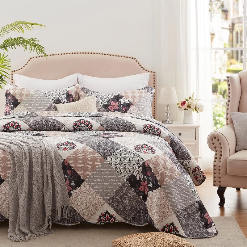 silky sateen pillowcase-Light Brown Floral Lattice Stitching 3 Pieces Quilt Set with 2 Pillowcases