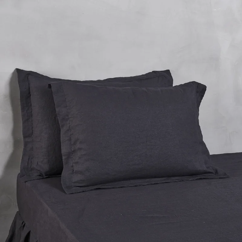 breathable bamboo quilt-Flanged Linen Pillowcases (set of 2) Jet-Black