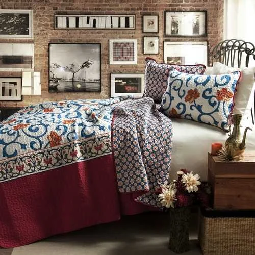 organic jersey quilt-King size 3-Piece Cotton Quilt Set in Red White Blue Floral Scroll Pattern