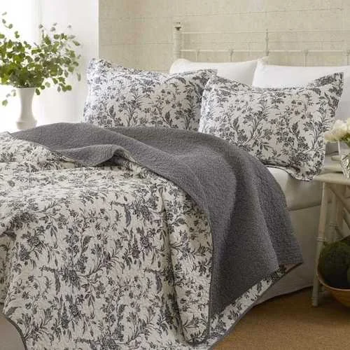 vintage wool comforter-King size Cotton Blend 3-Piece Reversible Quilt Set in Grey White Floral Design