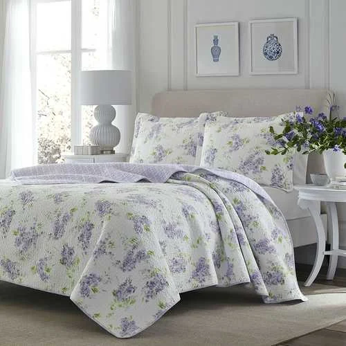 soft silk duvet-King size 3-Piece Cotton Quilt Set with Purple White Floral Pattern