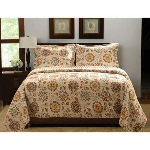 cozy silk quilt-Full / Queen Retro Moon Shaped Floral Medallion Reversible 3 Piece Quilt Set