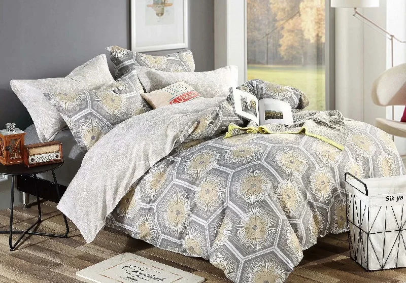 thick cotton blanket-Celebration Geometric 3-Piece Microfiber Bedding Set: Duvet Cover and Pillow Shams